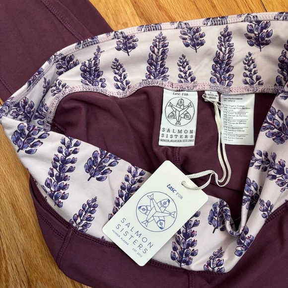 NWT Salmon Sisters pocket lupine leggings - Picture 4 of 10